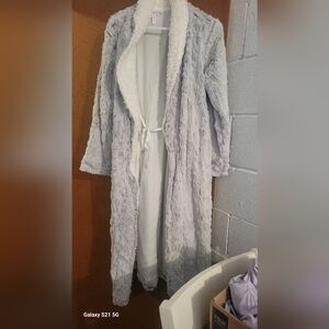 Elegant Women's Plush Gray Robe